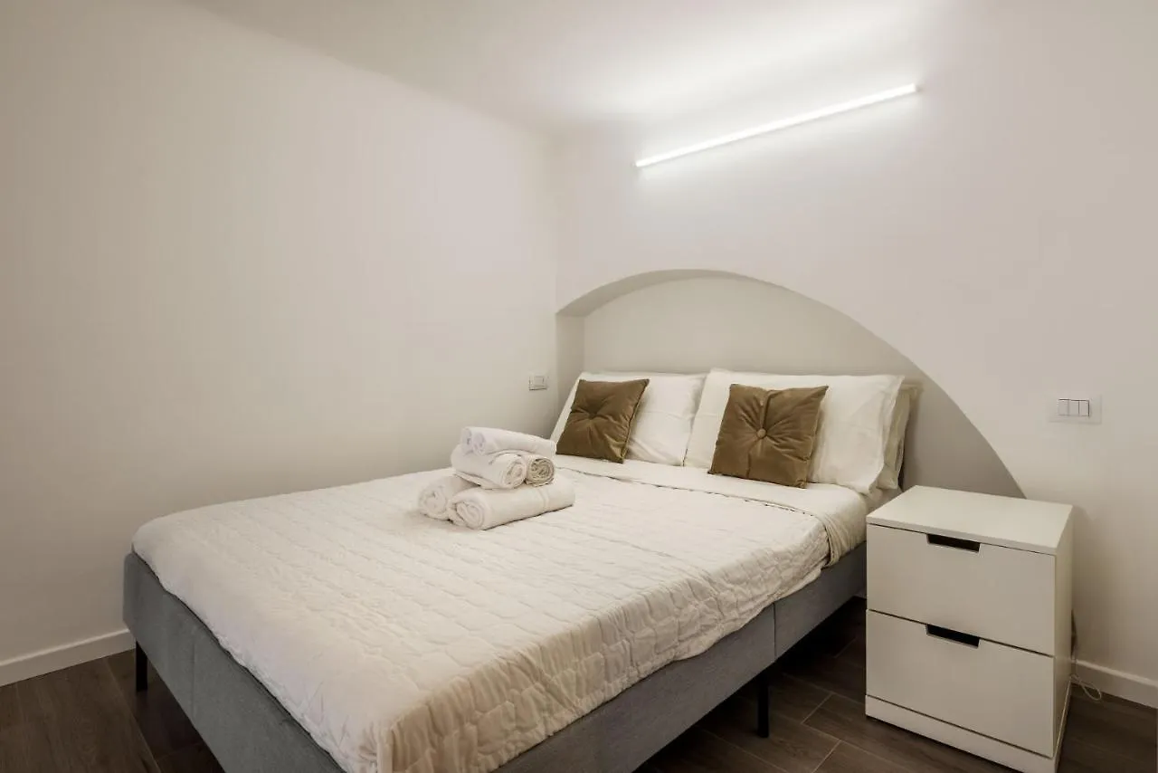 Comfy And Nice Studio On The Navigli River By Eayslife Milano Italia