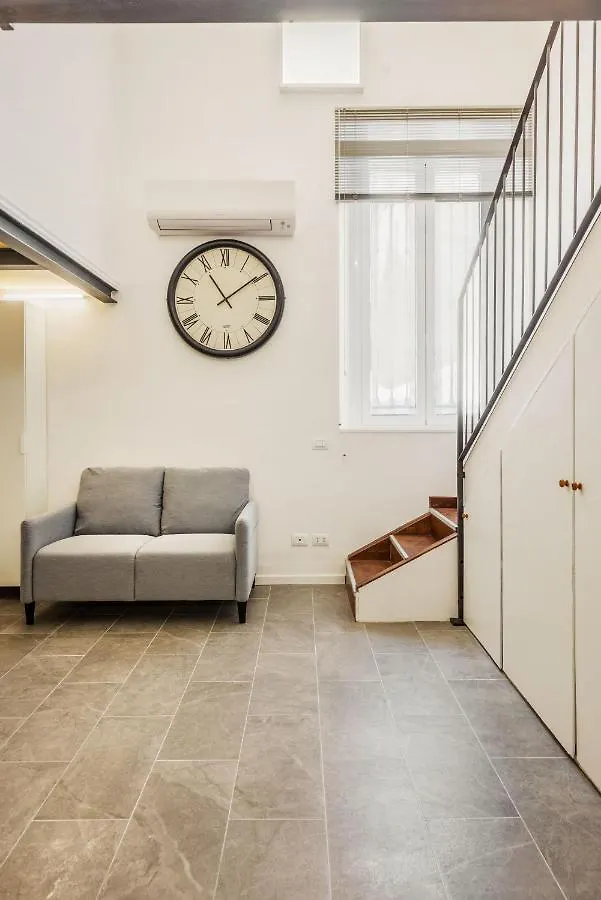 Comfy And Nice Studio On The Navigli River By Eayslife Milano